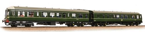 32-900C Bachmann Class 108 2-Car DMU BR Green (Whiskers)