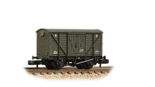 373-704