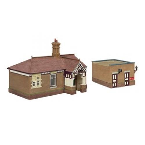 44-090C Scenecraft Bluebell Waiting Room and Toilet Crimson & Cr