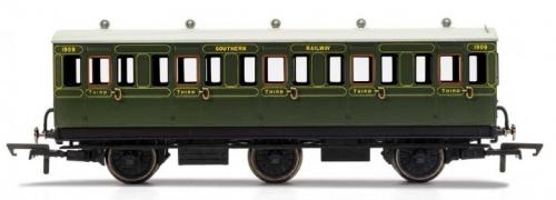 R40086A Hornby SR, 6 Wheel Coach, 3rd Class, 1909 - Era 3