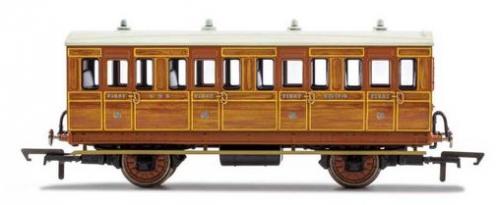 R40103 Hornby GNR, 4 Wheel Coach, 1st Class, Fitted Lights, 1534