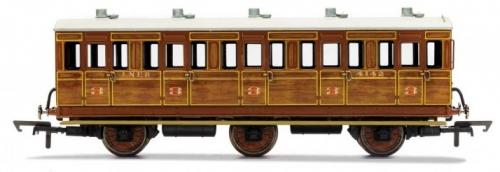 R40128A Hornby LNER, 6 Wheel Coach, 3rd Class, Fitted Lights