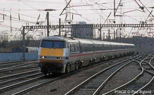 R40159 Hornby BR, Mk4 Standard (Accessible Toilet), Coach F