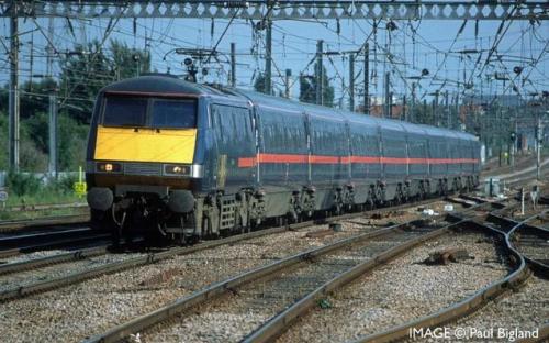 R40163 Hornby GNER, Mk4 Open First, Coach K - Era 9